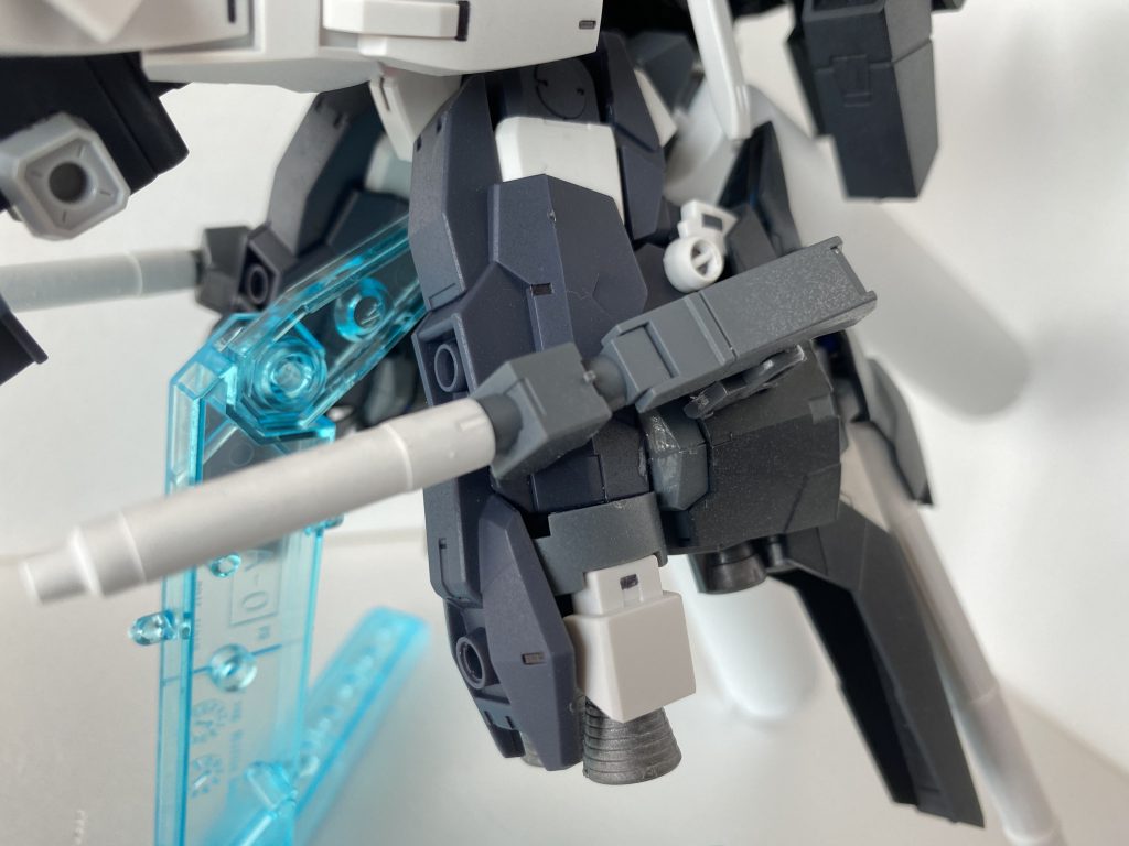 脚部
ジュピターヴとライトニングバックウェポンmkⅡとジャンクで構成
コアガンダムの脚を折りたたむと収まりが良いですね