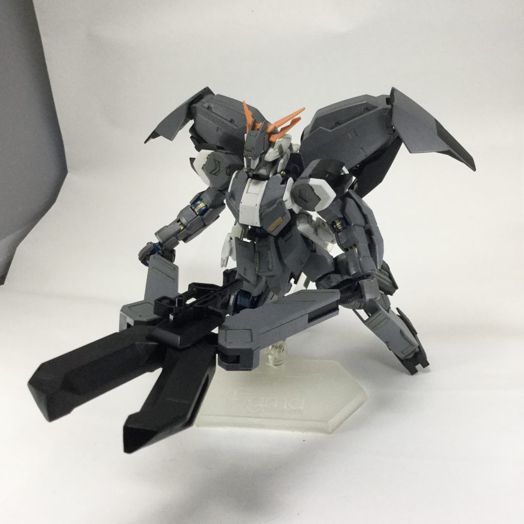 変形後はクリッシーとして使用
鉄血ニッパーならぬ鉄血ペンチ！！
クリッシーはロシア語でペンチの事