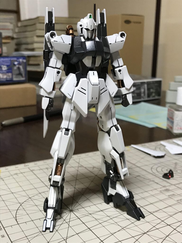 背面バインダーだけ取り付け。
これでアップしたほうが良かったのではと今更ながら後悔。