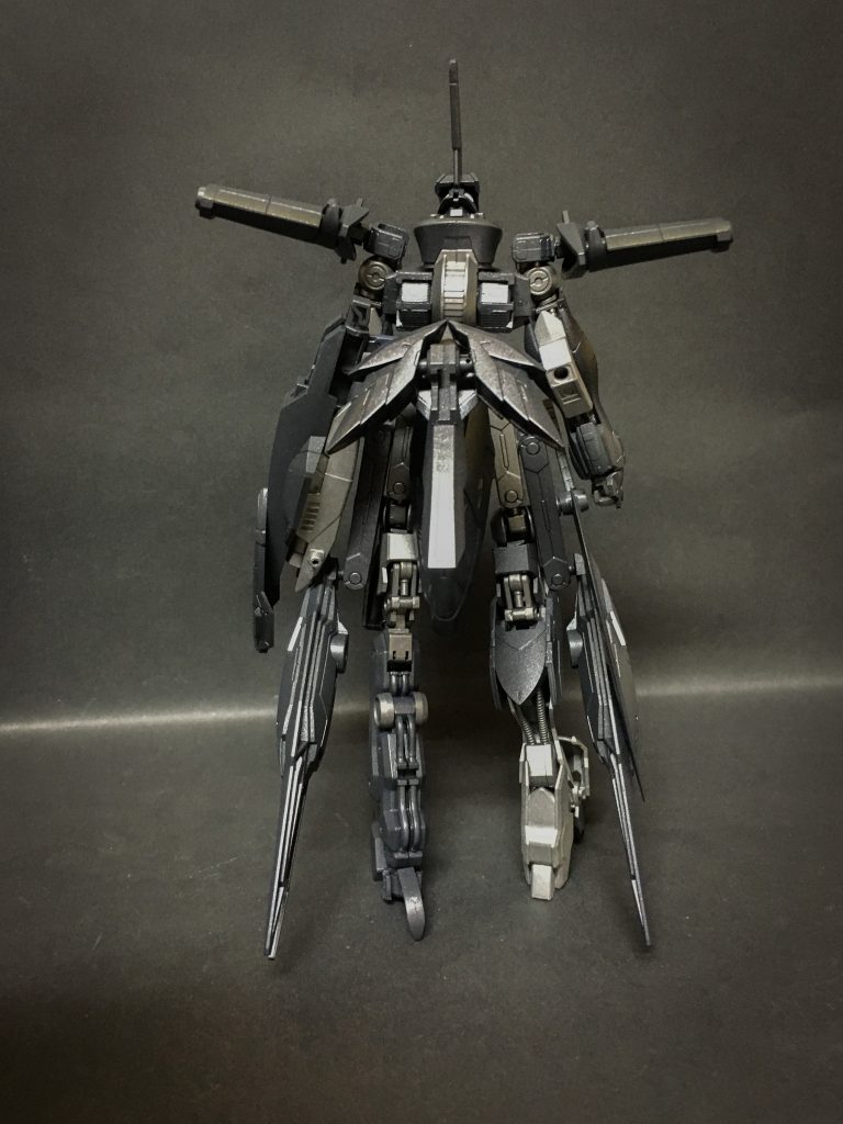 軍の機密をふんだんに使用した非正規の機体故公には姿を表すことは無かったが、退役した元研究員等の趣味として時々夜間に偵察機の真似事をしている。