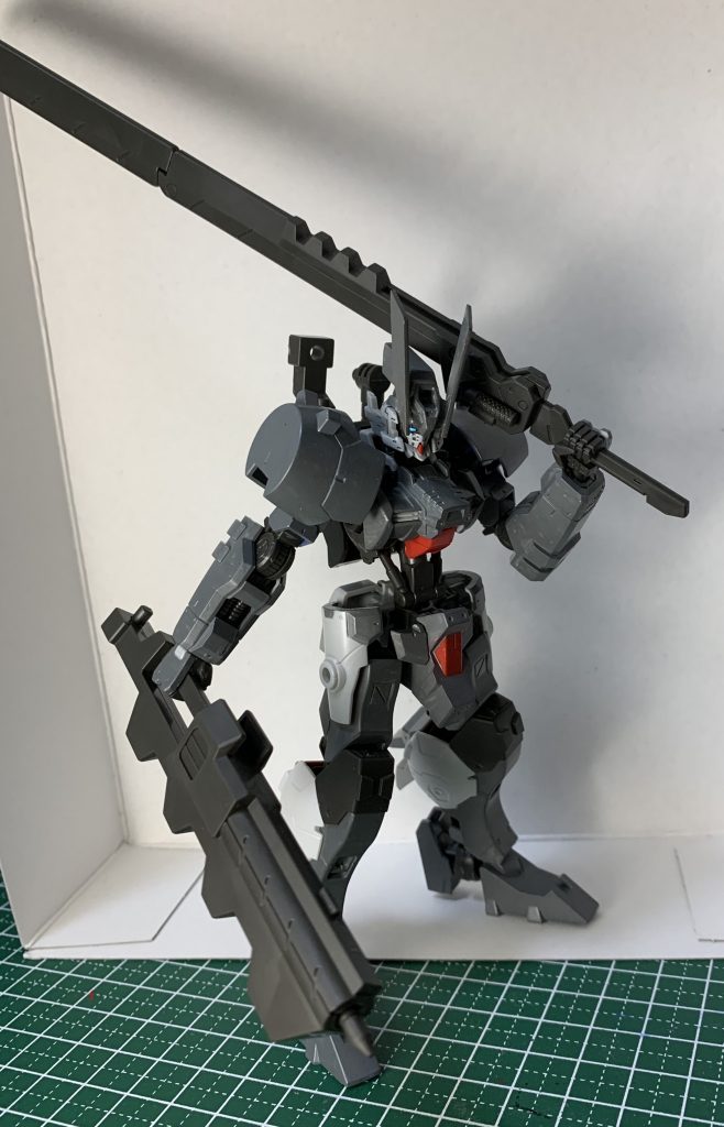 個人的に気に入っているのが二刀流にした時のこのポーズです。