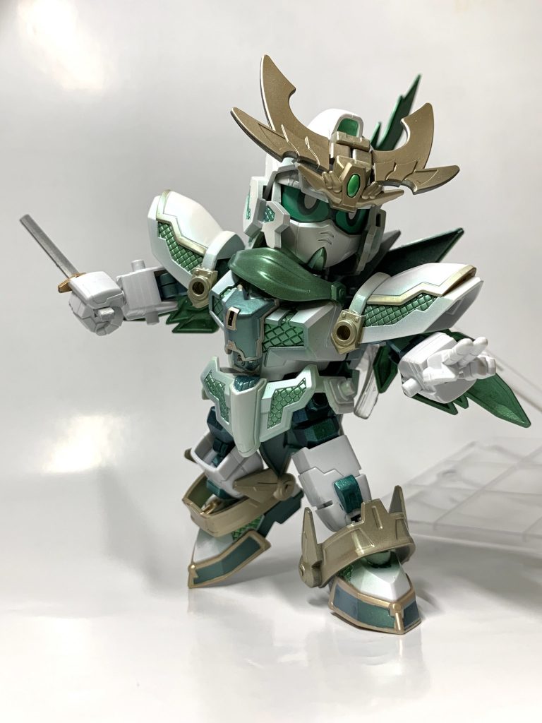 サイコフレーム？の周りは若干グリーンがはみ出すよう塗装しました