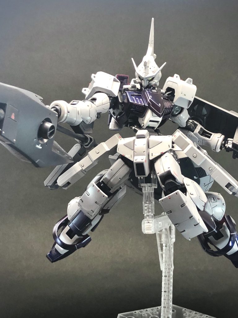 武器もなかなか他のガンダムにないタイプなので楽しいですね。