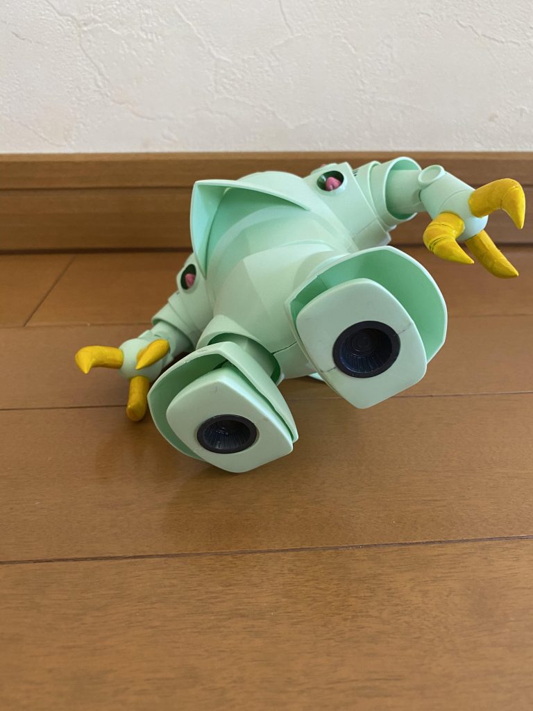 足の裏をグレーで塗りました。