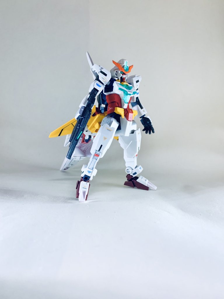 コアガンダムⅡ
レッドチップなどで微ディテールアップ。ブレードアンテナをオレンジに。
脚は関節部分も白に。
付け根はシルバーにしています。