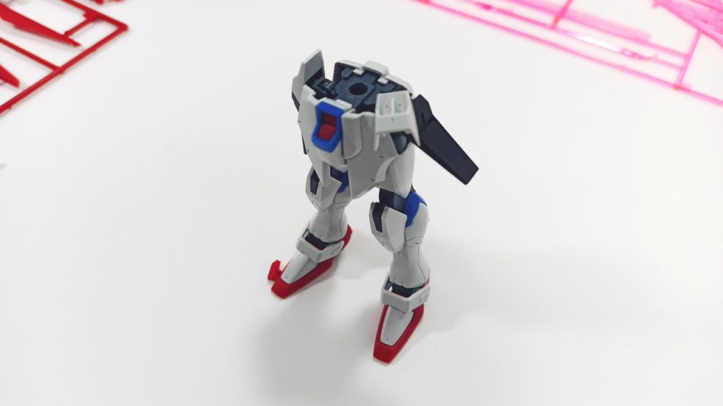 *スタートは足を組み立てて*