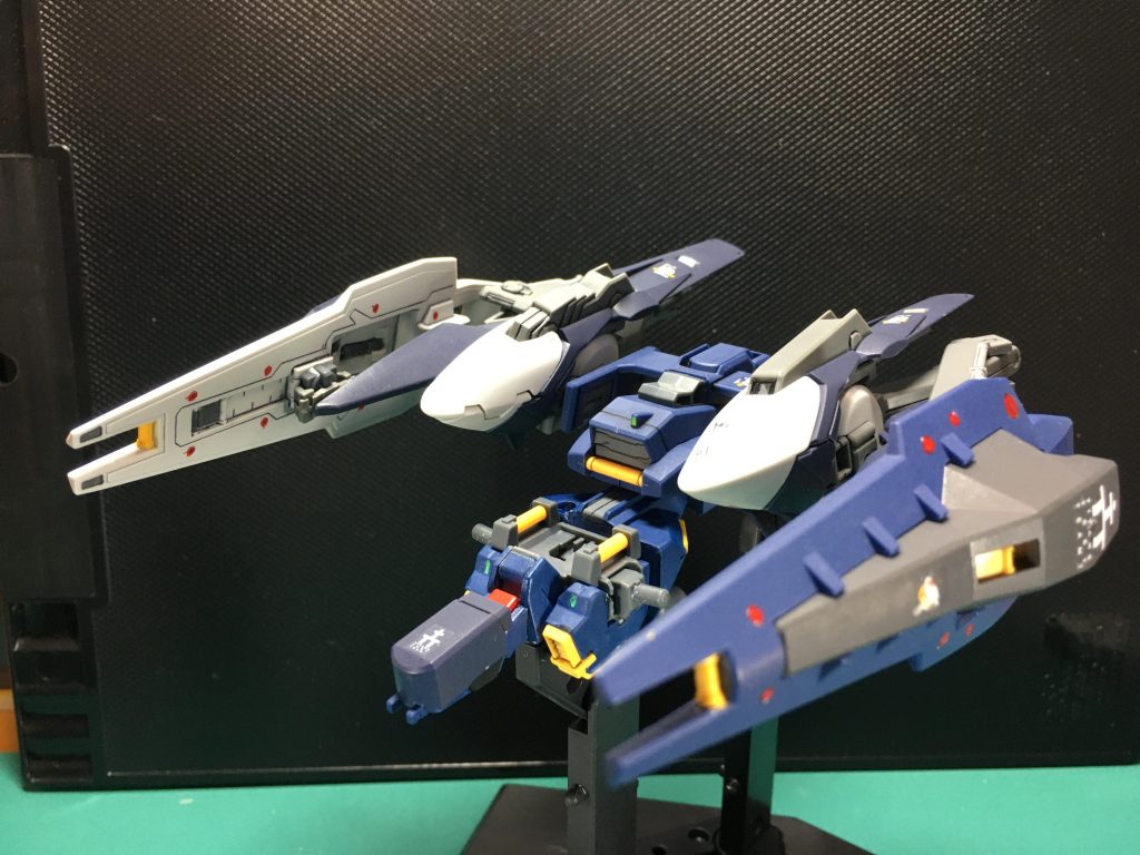 　もちろんプリムローズ状態でも装着可能です。フルドドⅡのアームにはウインチキャノン装備用のジョイントがありますが、ヘイズルのシールドやシールド・ブースターにも対応しているので、こんな装備もできます。