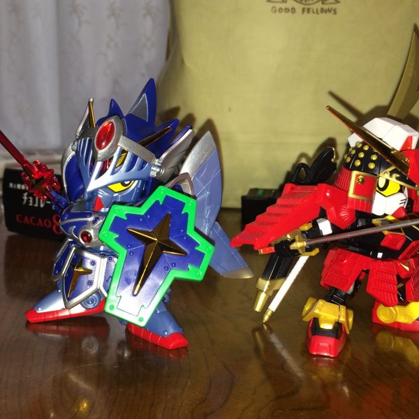 フルアーマー騎士ガンダムと武者頑駄無(レジェンドBB)