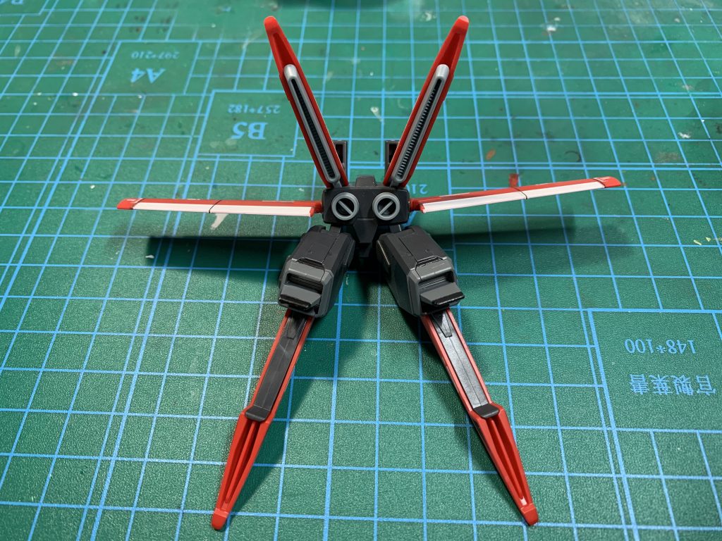 フライトユニット後ろ ダクト部分をグレー、シルバー、ブラックで塗り分けしました