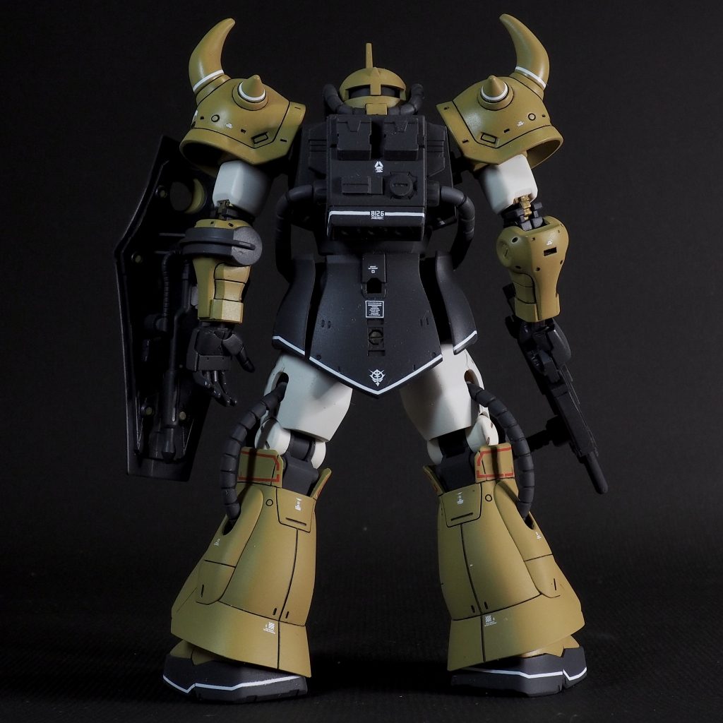 意外とリアのバックパックはMSV設定画を忠実に再現しています。