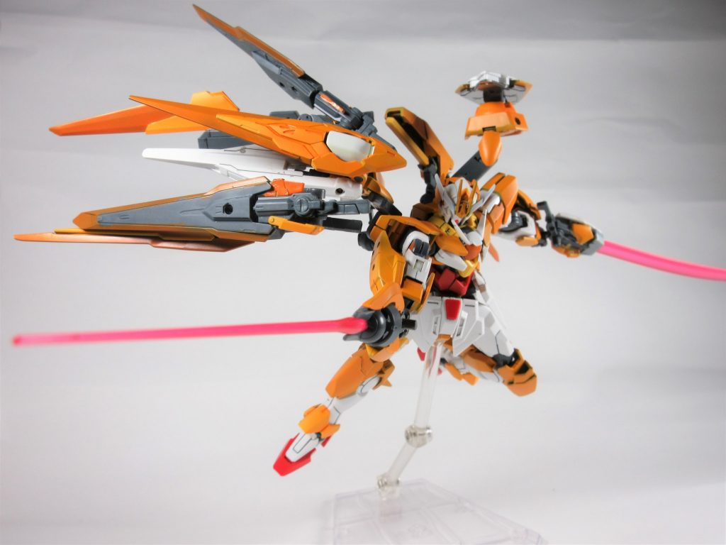 GNビームレイピア
GNビームサーベルを強化したもの
ビームを圧縮している為通常よりも細長い刀身をもち、高い切れ味を持つが特に「突き」によって硬い敵の装甲の隙間などを狙うのが本来の使い方である。
イメージキャラは絵里

GNビームカトラス
GNビームサーベルを強化したのも
ビームの出力の向上と発生部の拡大によって
幅広い刀身をもちビームシールドですら切り裂くほどの切れ味をもつ
またナックルガードからビームシールドを展開することも可能
イメージキャラは希