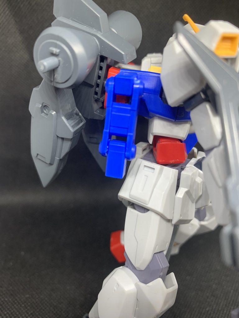 ビームサーベル部分がジャンクなので付属せず、補助パーツをセット