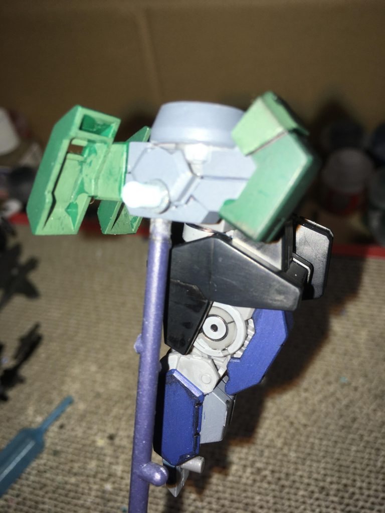 腰はレギンレイズのものを加工して軸を下にずらしたんですが元のまんまの方がずんぐりしたスタイルになってよりフリックっぽい感じだったなぁと後から後悔してますw
機会があれば新しく入手して作ろうと思います。