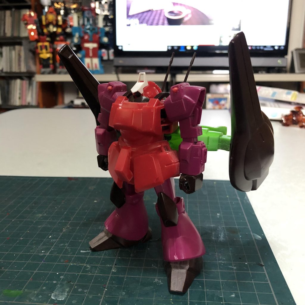 って事でガンプラ作り2ヶ月ぶりになってしまったがなんとか形になってよかった。
コロナ自粛ムードの昨近。
ガンプラ作って乗り切ろうの掛け声のもと始めたリックディアス。
てか永野風ってなんだろ〜。