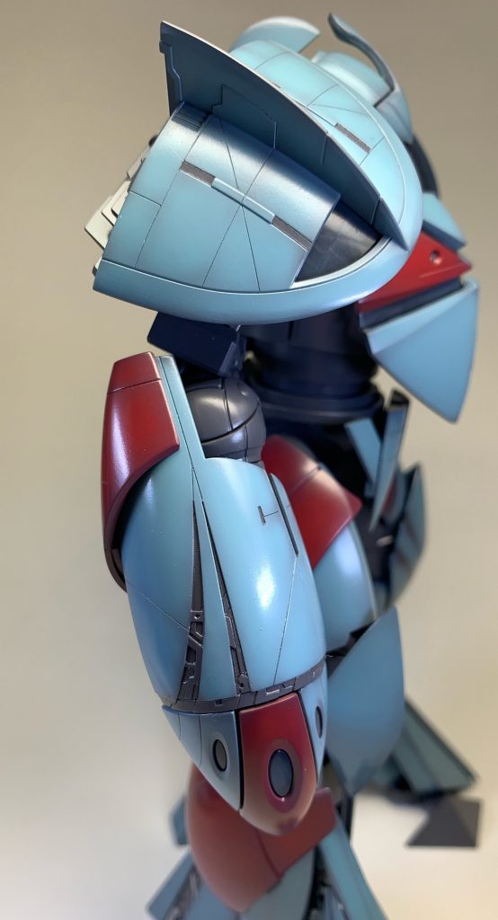 ここ、結構好きなゾーンです。
この丸っこいフォルム、なんとなく潜水艦のようでわくわくします。
ここのグレーのごちゃごちゃしたところのマスキングがとても楽しかったです。
最後までチョコたっぷりみたいな感じで奥までまでマスキングができていて美しいですね。