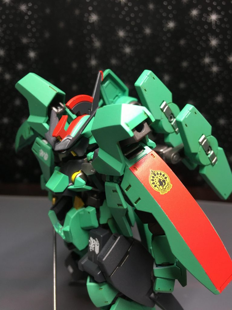 カルタ家の紋章があります。
やっぱりカルタ様が乗ってるのかな？