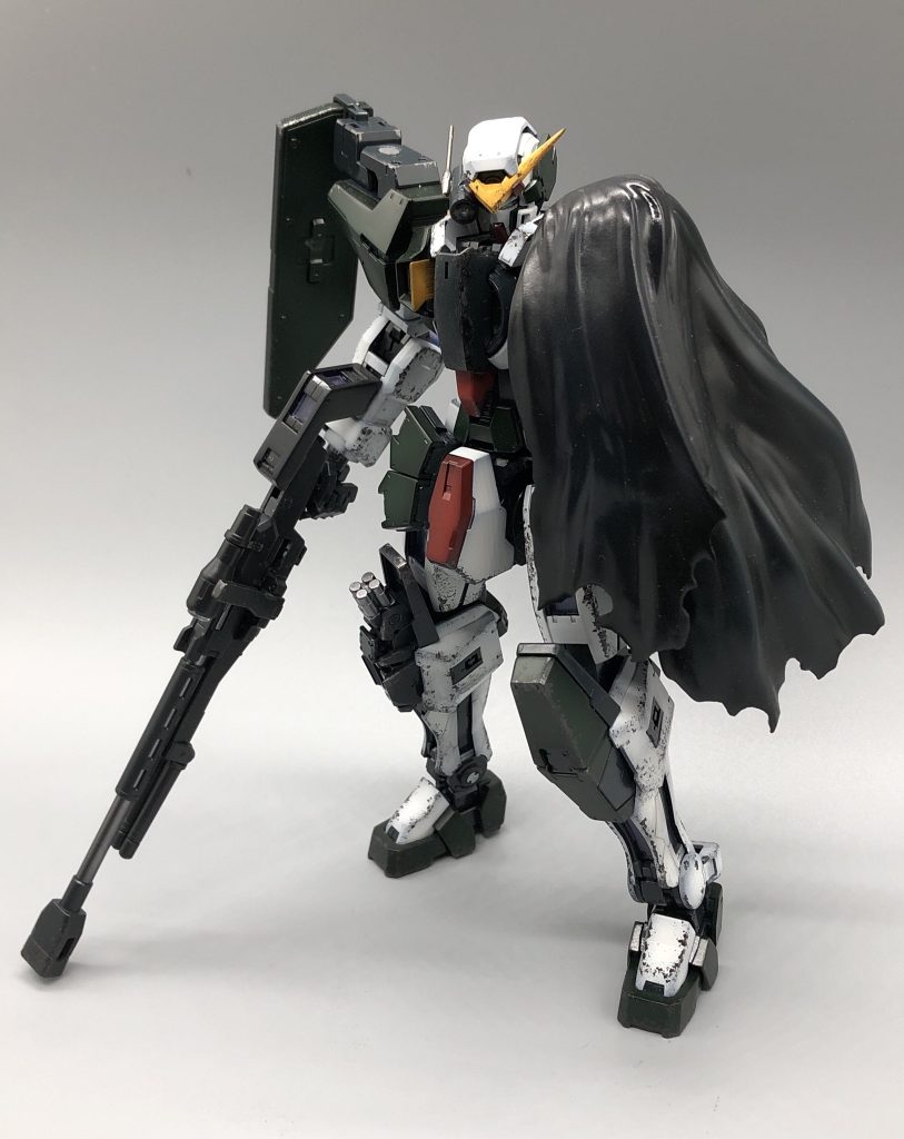 黒背景では作品が少し暗くなる気もするのでグレー背景でも撮影しました！