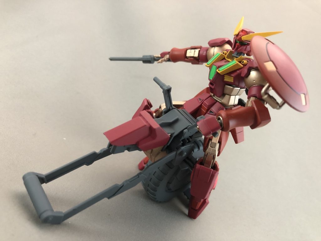 ラブホッパーにライドオン!
愛車にまたがり、愛銃片手に今日もゆく。
前輪がない?ちょうどいいパーツが見つからなかったんです...