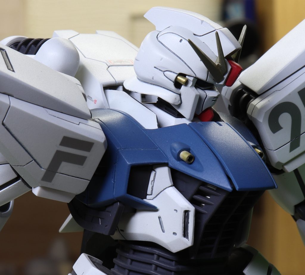 バルカン砲口部は真鍮パ
いや梱包して渡してバイバイも味気ないよなー…