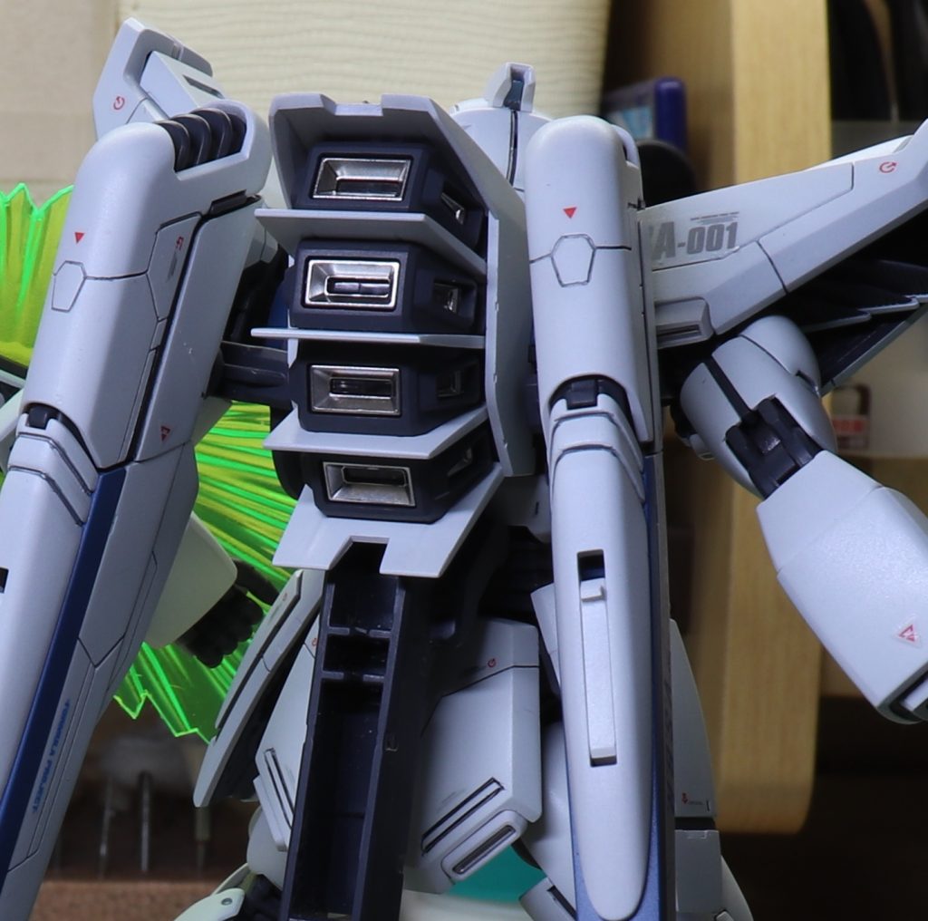 バックパックの銀メッキ、プレミアムミラー…プラモにウイルスついてんじゃないかとか思われるのもしゃくだし…プラスチック上で2週間生存するとかいう記事も見たような見てないような…