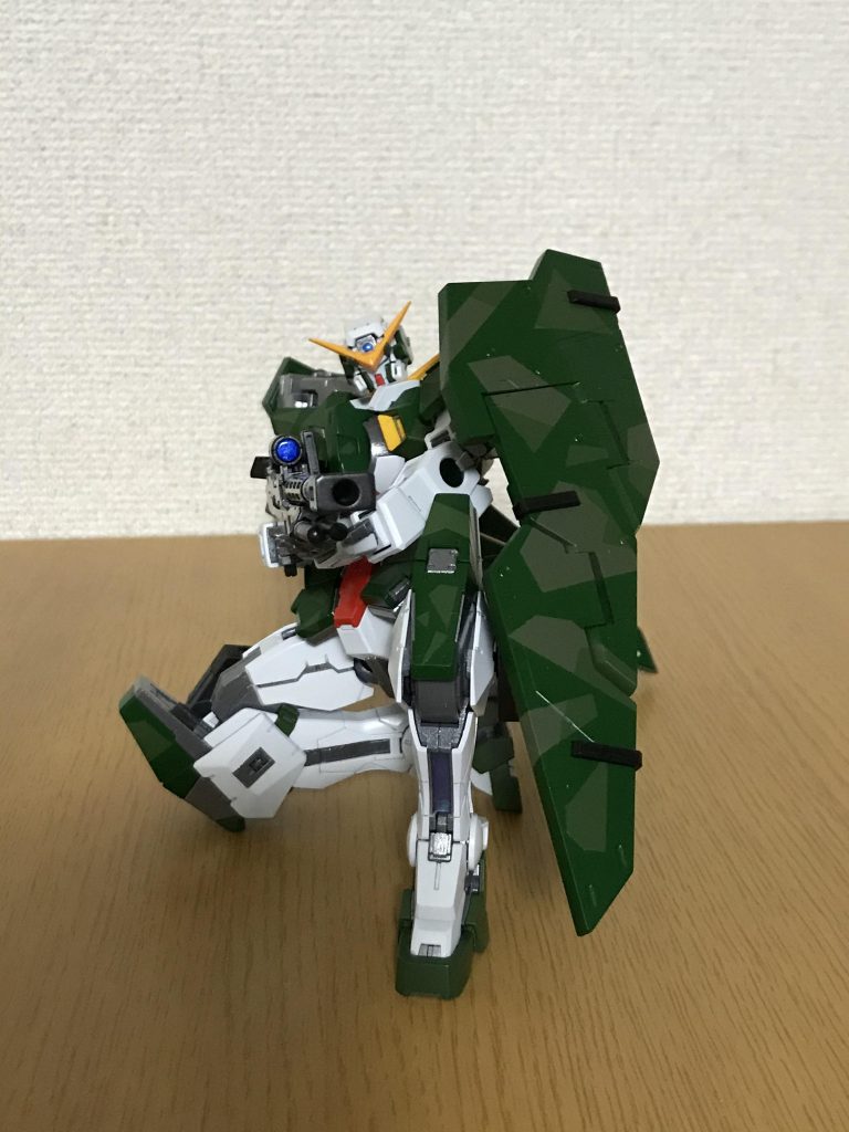 MGデュナメス迷彩塗装–5枚目/制作者：わっさん