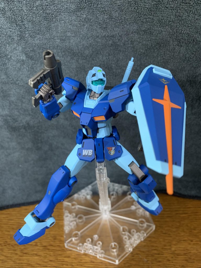 全体に青のパーソナルカラーを配置してます。
フンドシのパーソナルマークは、なんとかキャンペーンで付いてきた宇宙世紀マーキングシールから取ってきました。