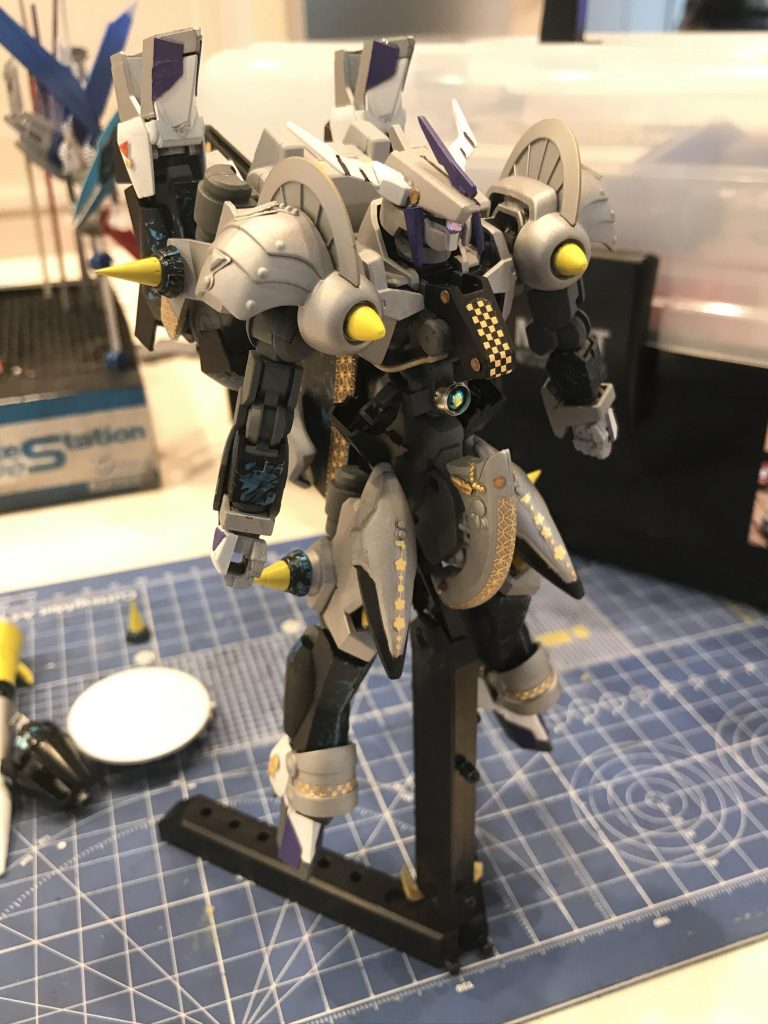 途中経過③
重装騎士感と可変機としての機能をバックパックに収めた結果、重量過多になり始めの頃。