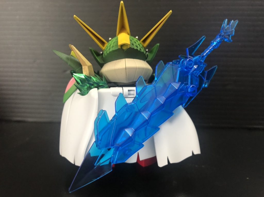 バックショット。マントにも陰影つけようかな。