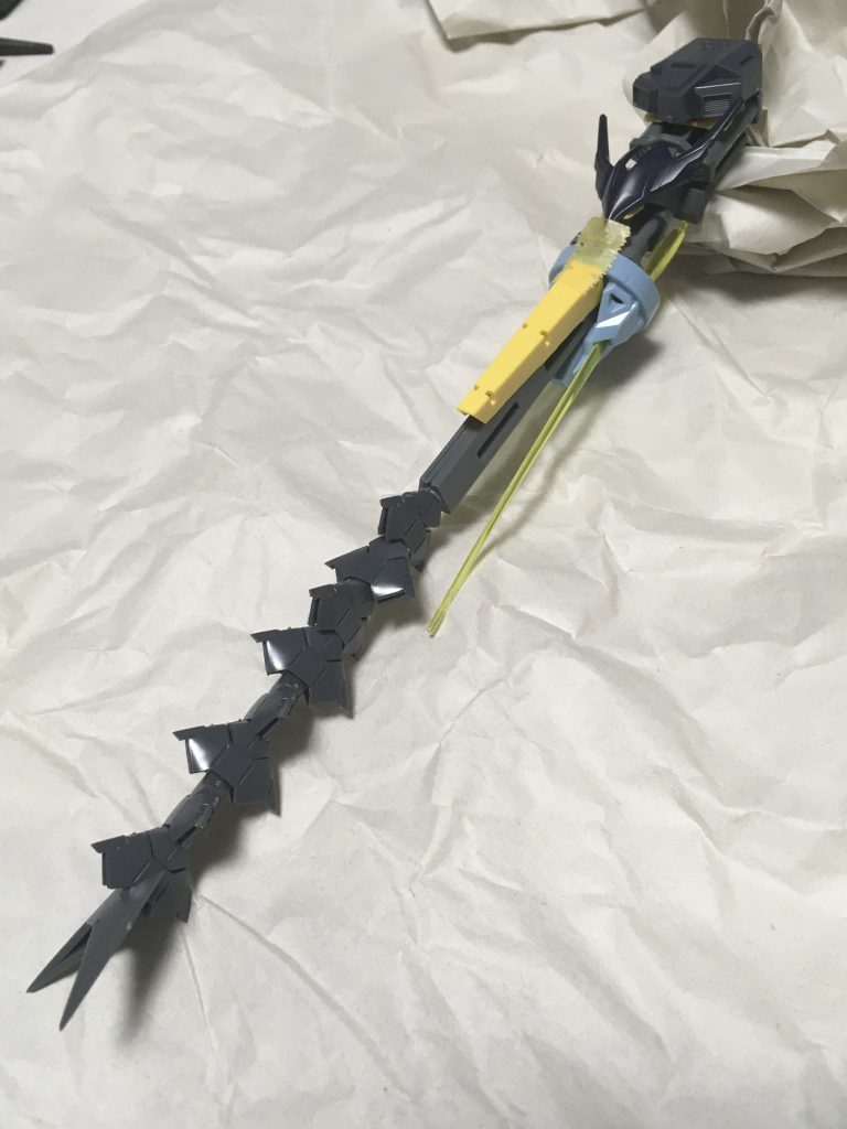 まずは…今回、改造をするにあたり

初めて武器作った！

ようたんは遠距離ってイメージやから…

スナイパーライフルにしたくて

使って無い武器パーツに

余りパーツをくっ付けてイメージの作成

クリアパーツはこの時付いてるけど、結局外したw