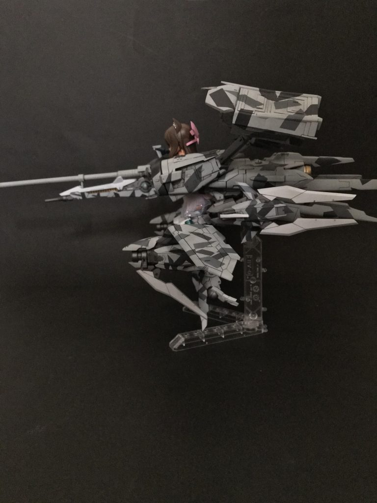 デンドロビウムの明るいグレーとカルバチョートの明るいグレーは色を変えてます
写真だとわからないですね〜