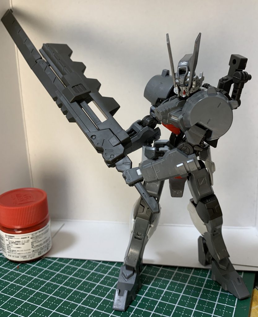 デモリッション•ナイフをバスタード•チョッパーで強化したものを構えて