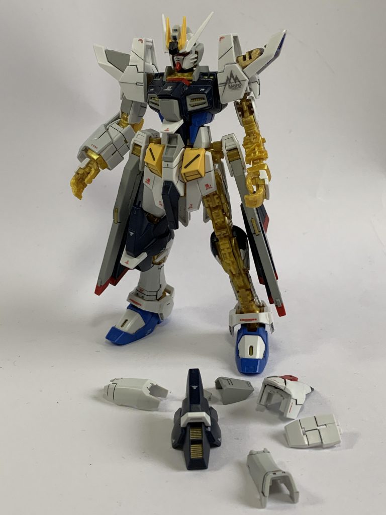 拘りのポイントその1
劇中同様アーマーパージが可能です。