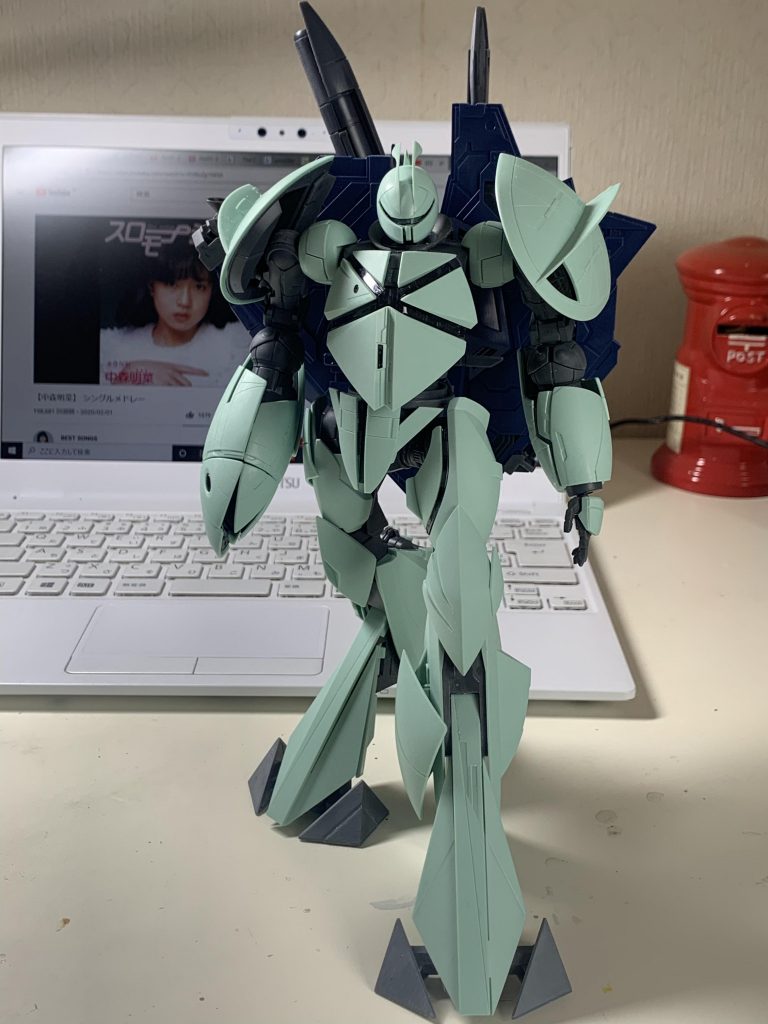 まぁ中森明菜は無視してください。
僕は19の大学生ですが、明菜ファンなんて他にいないんですよね。

もうすでにかっこいいですよね。
オンライン授業中ずっと見つめあってました。

この素晴らしいキットを改修するほどの技量はないので、特にいじってません。