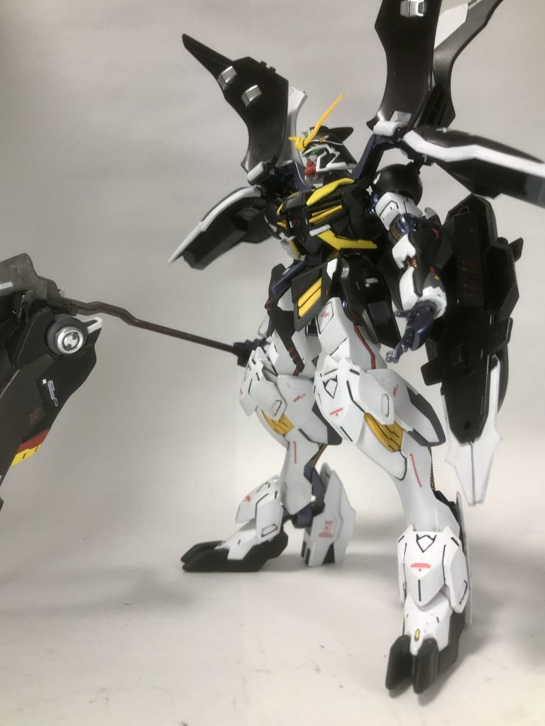 地上戦、宇宙空間ともに高い運動性を発揮する