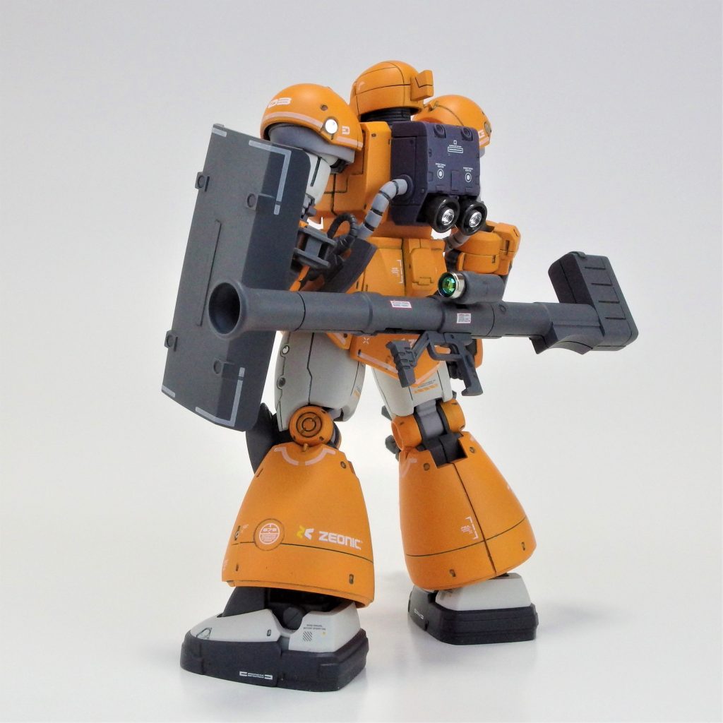 バズーカは後ろに懸架しました。