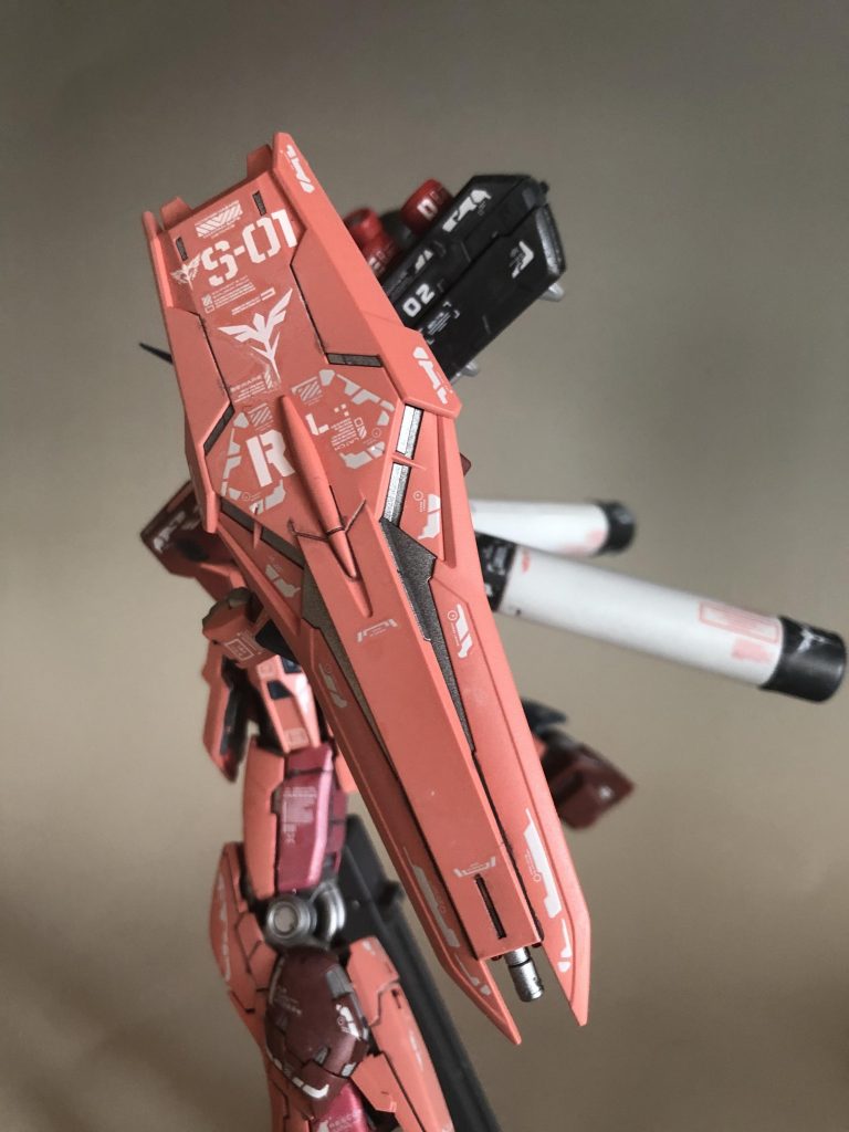 シールドには、レウルーラ所属ということで、RLのデカール 。