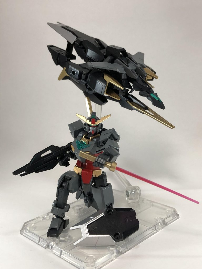 コリラガンダムとゴリスリィアーマー
名前の由来は子ゴリラ+コアガンダムでコリラガンダム、ゴリスリィはアースリィにゴリラ要素を足しただけです

コリラガンダムは本家コアガンダムに似た何かでしかないため本物ほどの性能はありませんが機動性に優れ、中の人のセコくてずる賢い性格も相まって子ゴリラというよりチンパンジーのようなトリッキーな戦い方をします

ゴリスリィアーマーは本家ほどスピードが出ていないが空は飛べるし丸パクリも怖いからこれでええやろと本人は納得しています