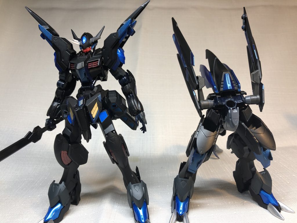 後脚は着脱可能なユニットであり、どうしても宇宙空間での戦闘を行わなければならない際などはこうして分離する。