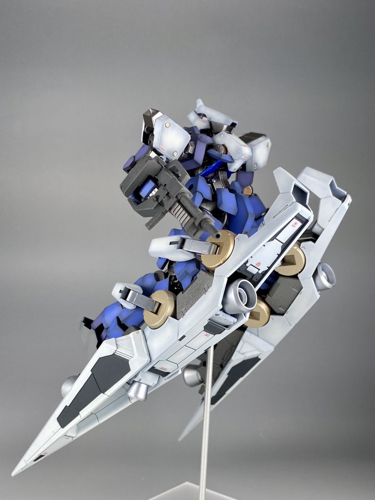 なんとなくアーマードコアとかバーチャロンを思わせる。