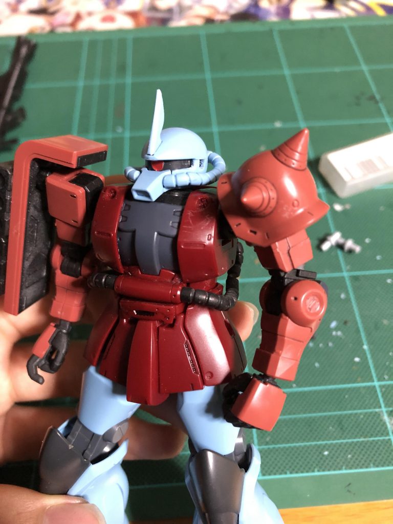 ザク系の中ではハイディテールなoriginのザクとグフカスタムをミキシング