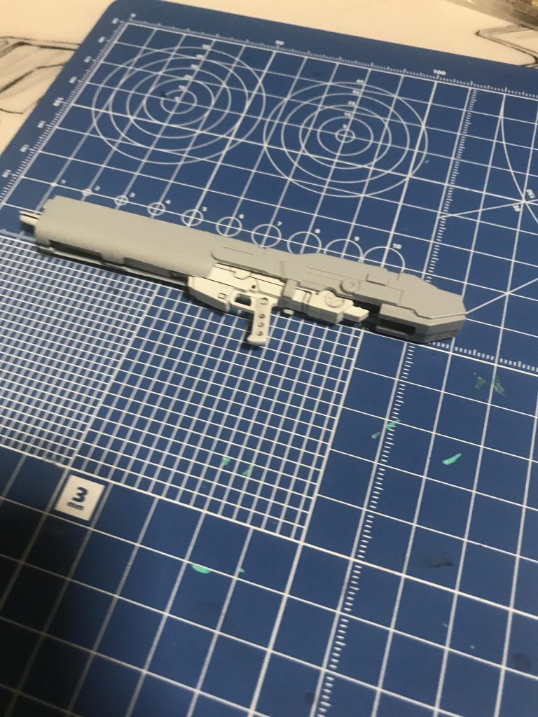 スタインからのライフルの中を削って脱着できるように改造も試しましたがパーツが干渉してしまうので一時的に諦めました