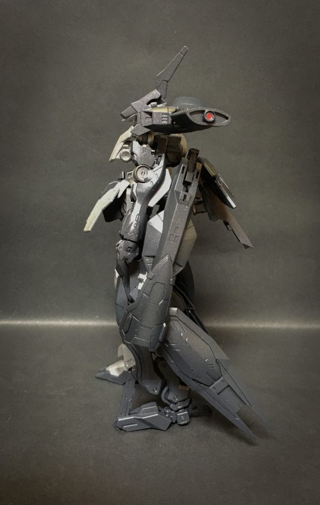 その後彼らは盗み出したフレームを組み合わせて独自の機体を作り上げる事に成功する。