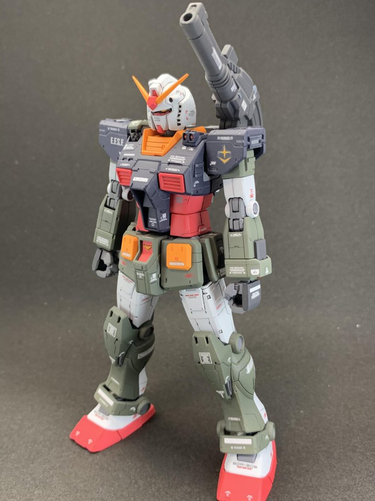 アンテナのシャープ化
スジホリ、プラ板での貼り付けディテールアップ
デカールを少し多めに貼ってます
元が出来が良いキットなので助かりました