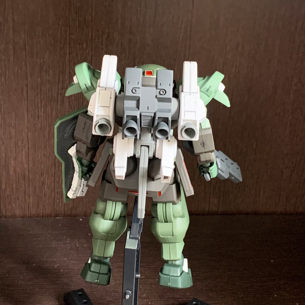 バックパックはスラスターを増設