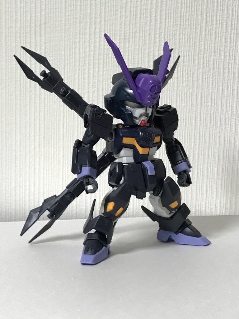 全身のバランスが9割決まったところ。
ここから両腕を2mm程度短縮しました。

【構成】
Gジェネ：頭
SDCS：フェイス、胴体、脚部
HGUC：腕、腰、膝、アンクルアーマー、ソール、バックパック、武器