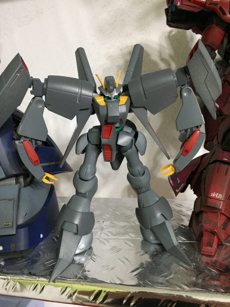 仮組み時、最初は華奢な手脚⁈と感じましたがダイナミックなパーツの組み合わせでプロポーションの格好良さに惚れました。