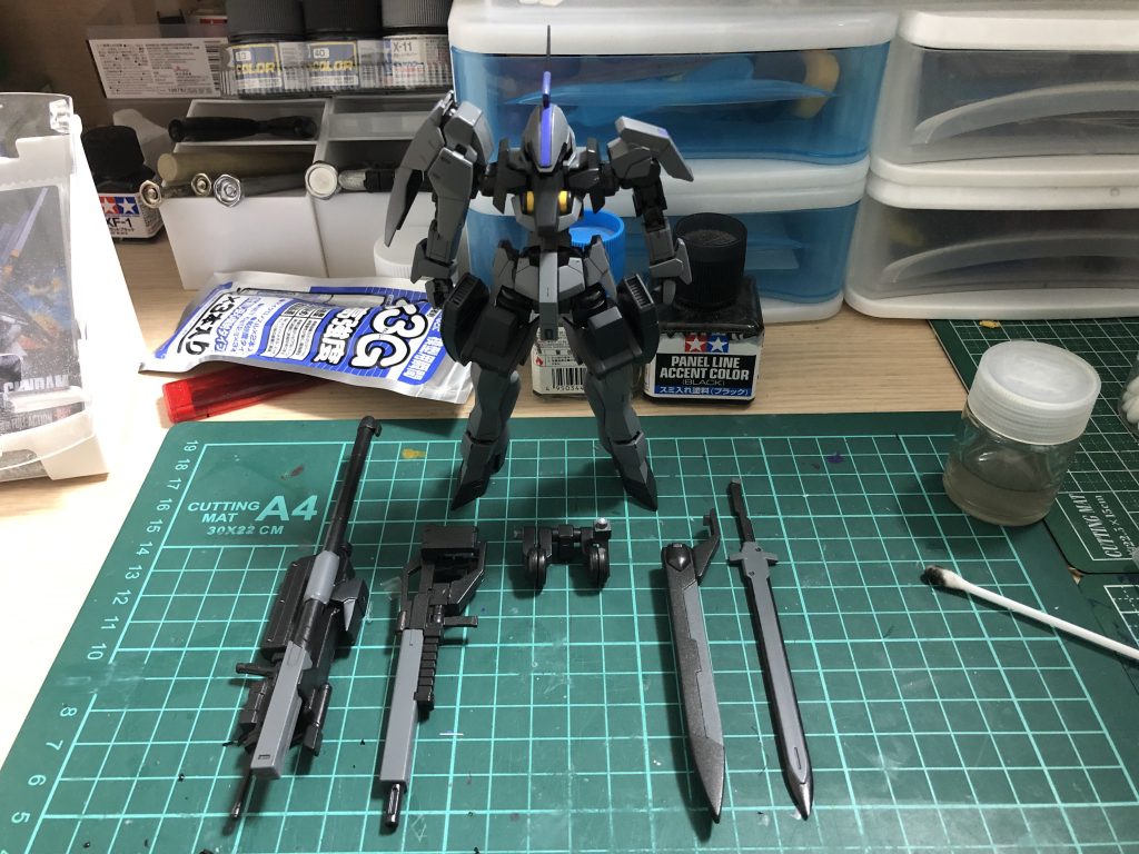 カラーリングは自分が好きな色です。
青紫の差し色は全てマスキングでやりました。
トップコートは半艶のものにしました。