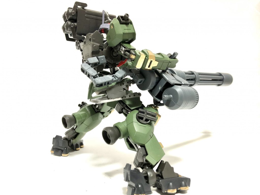 武装③-2
チェーン型アームにより保持も確立。