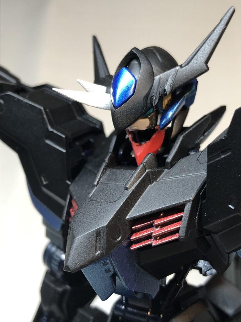 口にあたる部分は開閉し、ここからは光学系センサーを無効化するナノミラーチャフを散布可能。
この改造アイデアはYouTubeにて改造、レビュー動画を投稿されている笠松さんの改造案を参考にさせていただきました。ありがとうございます!