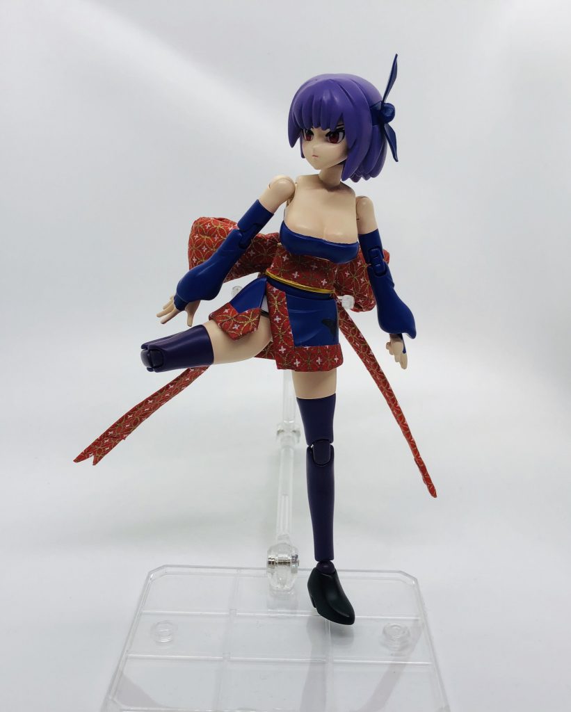 片足の角度は横に90度くらい曲がります。